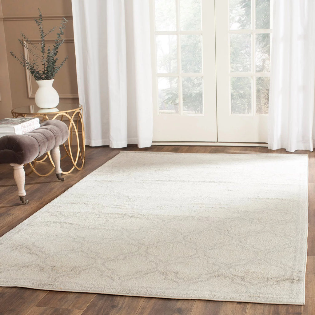 Ivory Light Green Geometric Area Rug 2'6" x 4' O993