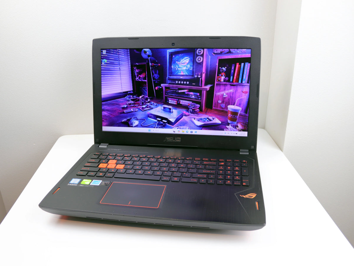 15.6" Laptop Intel i7-6700HQ 16GB 1TB SSD NVIDIA GTX 1070 8GB Windows 11 H55626