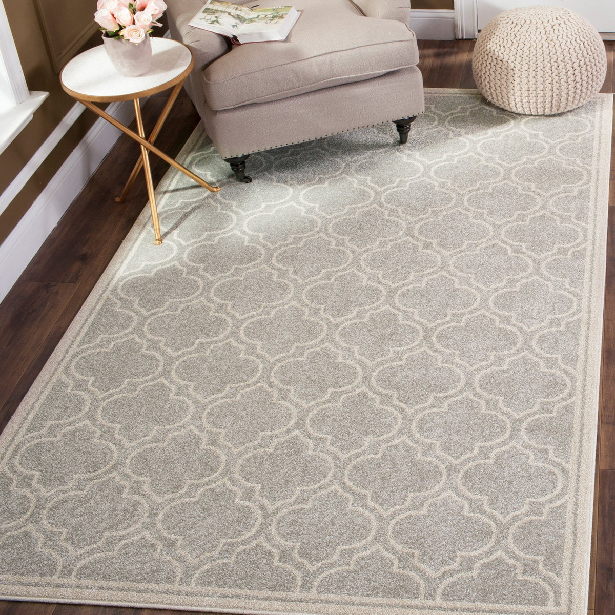Ivory Light Green Geometric Area Rug 2'6" x 4' O993