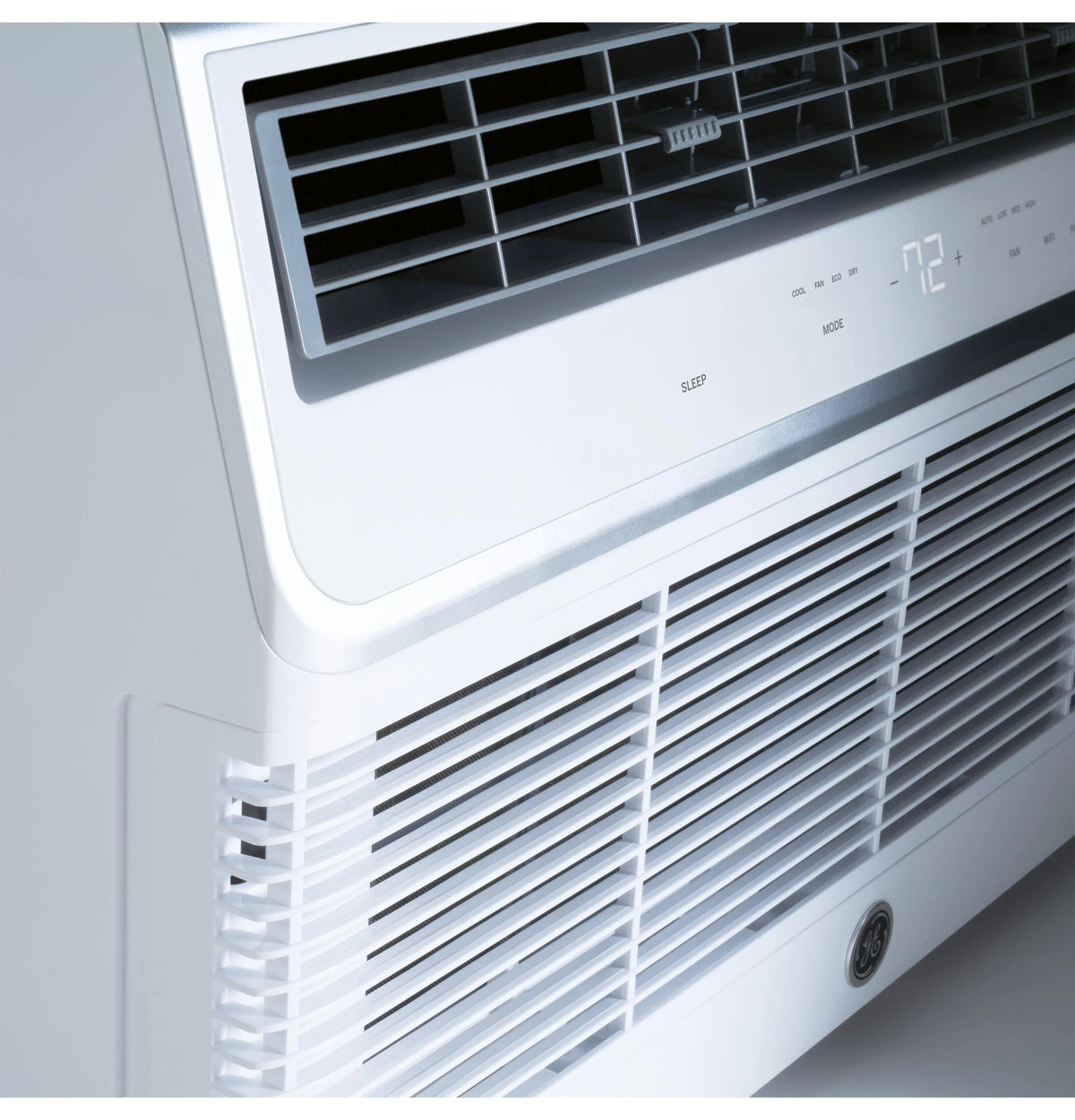 White Wallfit Air Conditioner I8277