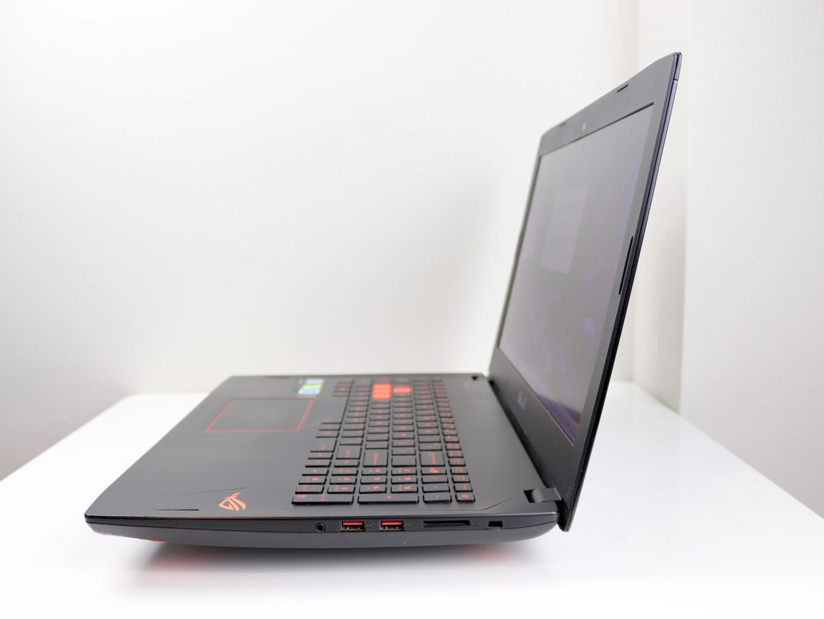 15.6" Laptop Intel i7-6700HQ 16GB 1TB SSD NVIDIA GTX 1070 8GB Windows 11 H55626
