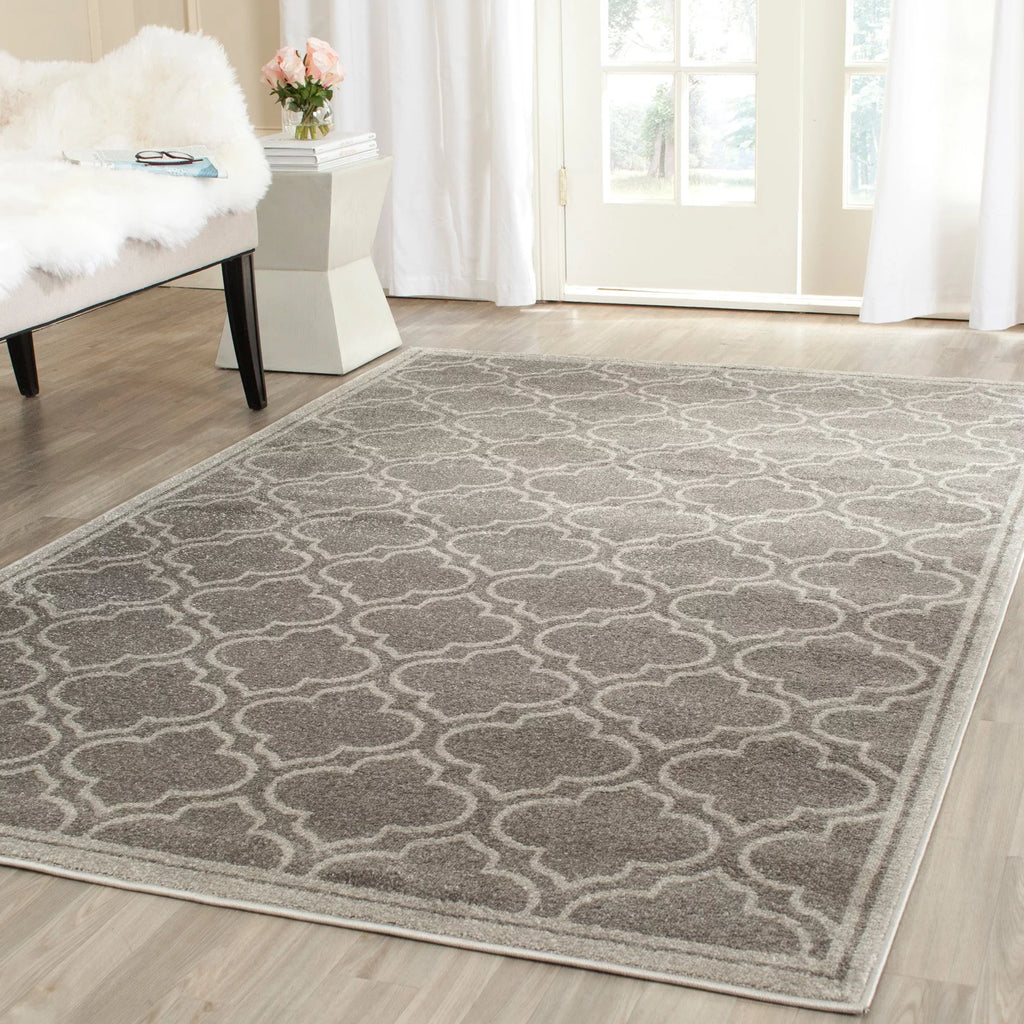 Ivory Light Green Geometric Area Rug 2'6" x 4' O993