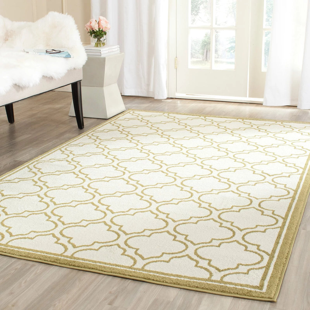 Ivory Light Green Geometric Area Rug 2'6" x 4' O993