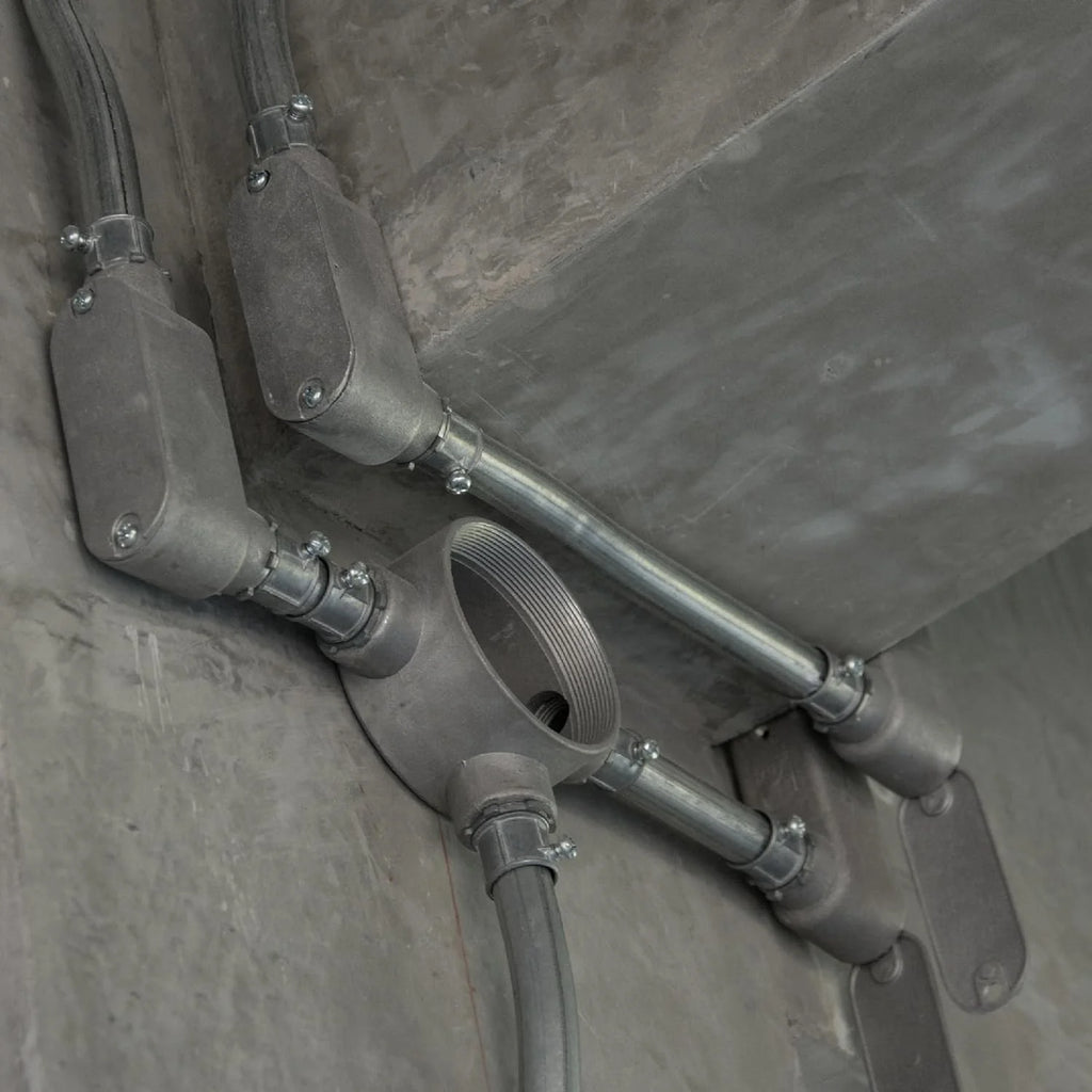 3/4-Inch Gray Cast Aluminum Threaded Conduit Body with Stamped Steel Cover K6089
